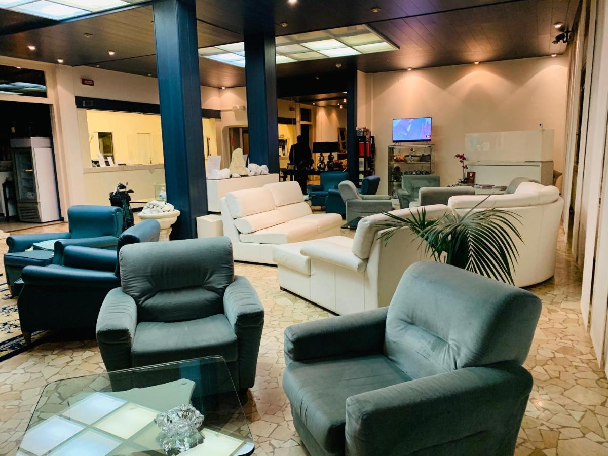 G&D Mi.Ma Condhotel Milano Marittima Buitenkant foto